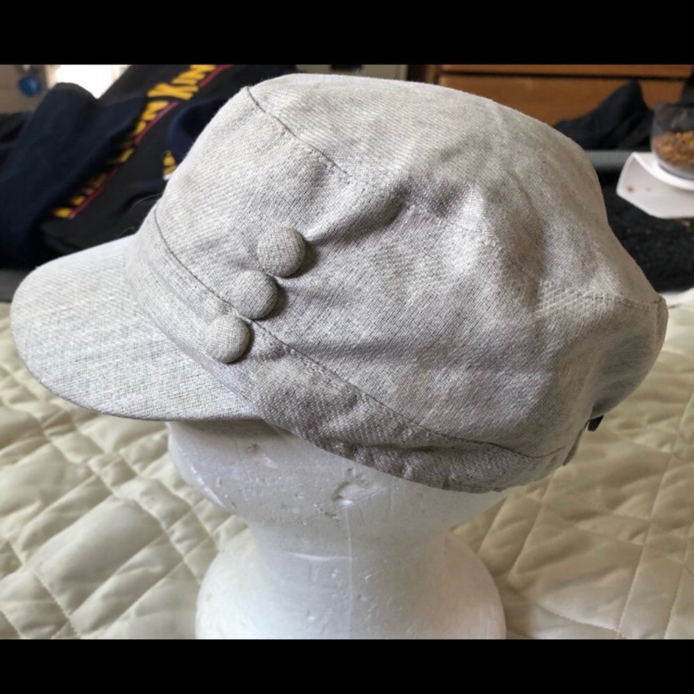 D&Y Ladies Hat Cap Newsboy Style Women’s in Gray from Macy’s NEW